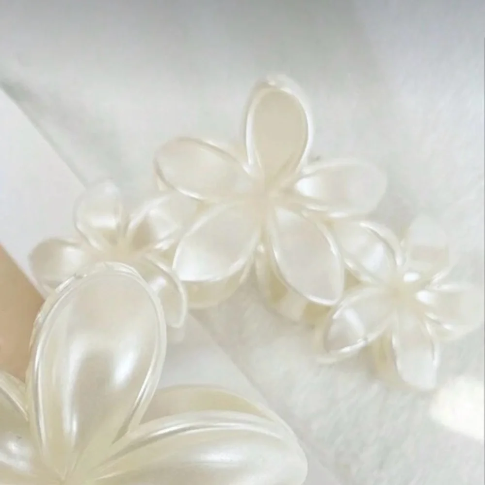 New Ivory Pearl Flower Hair Claw Clip, Large